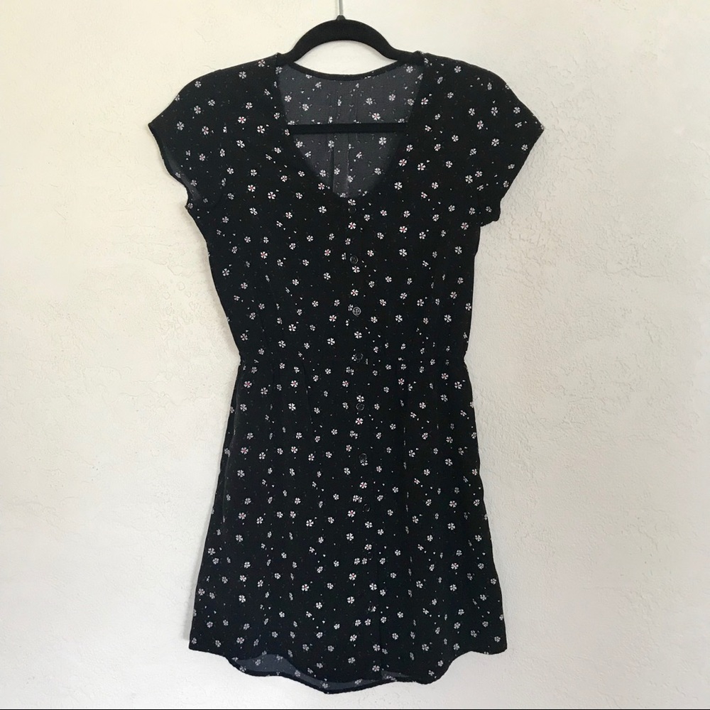 ⭕️4/$20 Button-Down Floral Dress